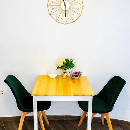 Apartment Corner *